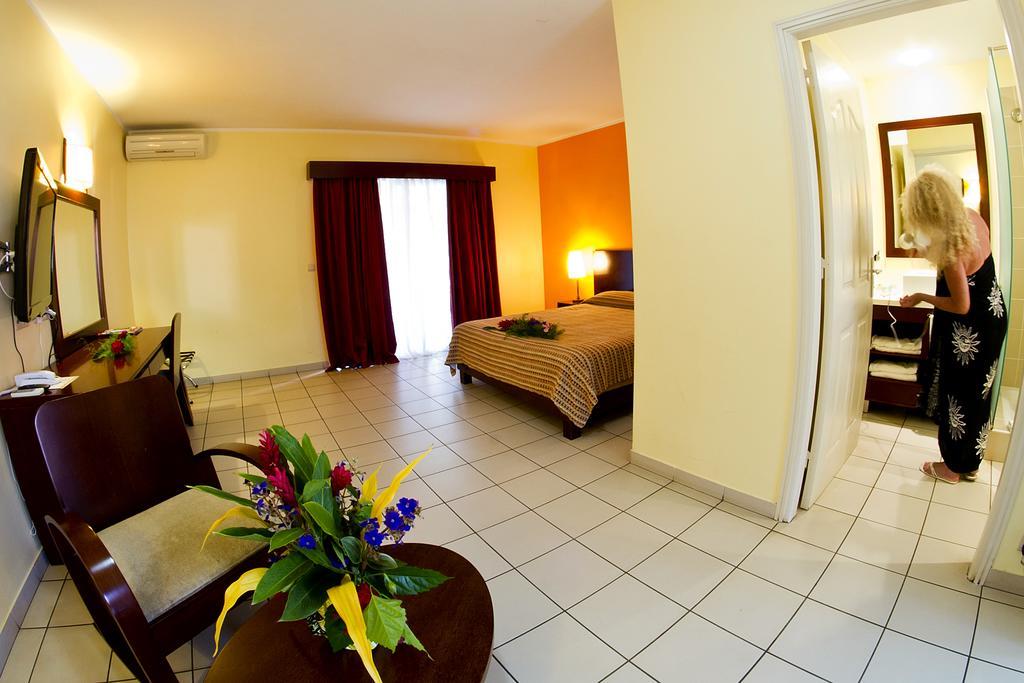Koniambo Hotel Kone Room photo